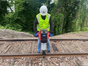 Battery Spike Driver